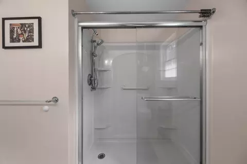 Bath - 34 Commodore Ln, Marstons Mills, MA 02648 photo 2 of 5