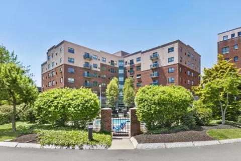 175 Cottage St #504, Chelsea, MA 02150