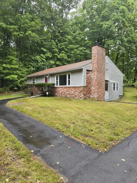 274 Amherst St, Granby, MA 01033