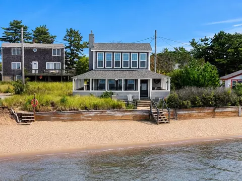 17 82nd St, Newburyport, MA 01950