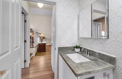 Bath - 235 State St #407, Springfield, MA 01103 photo 2 of 3