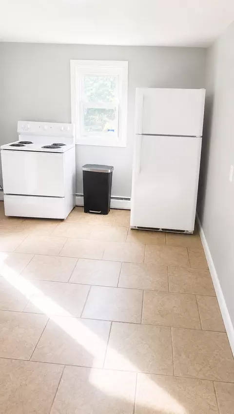 Kitchen - 47 Lakeside Ave, Webster, MA 01570 photo 3 of 4