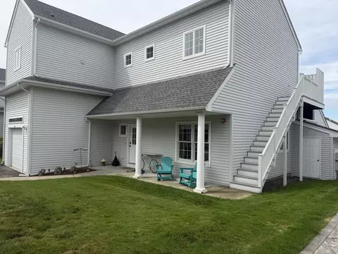Exterior - 919 Bay #110, Fall River, MA 02724 photo 7 of 8