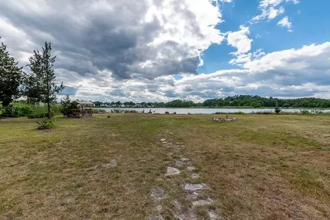 Exterior - 22 Avenue A, Wareham, MA 02571 photo 9 of 12