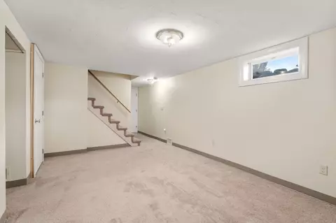 Living - 11 Munroe Dr, Plainville, MA 02762 photo 9 of 9