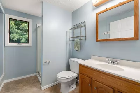 Bath - 11 Munroe Dr, Plainville, MA 02762 photo 3 of 3