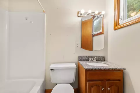 Bath - 11 Munroe Dr, Plainville, MA 02762 photo 2 of 3