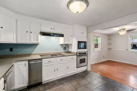 Kitchen - 11 Munroe Dr, Plainville, MA 02762 photo 2 of 3