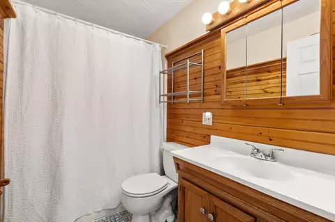 Bath - 11 Munroe Dr, Plainville, MA 02762 photo 1 of 3