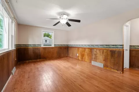 Living - 11 Munroe Dr, Plainville, MA 02762 photo 2 of 9