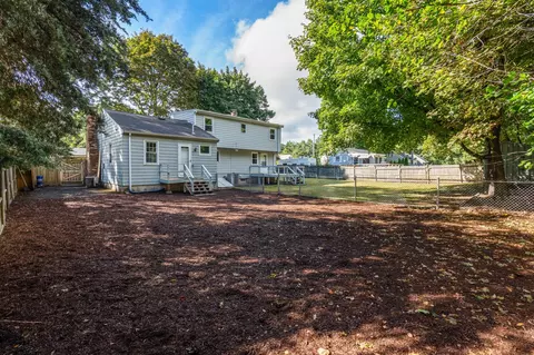 Exterior - 11 Munroe Dr, Plainville, MA 02762 photo 4 of 10