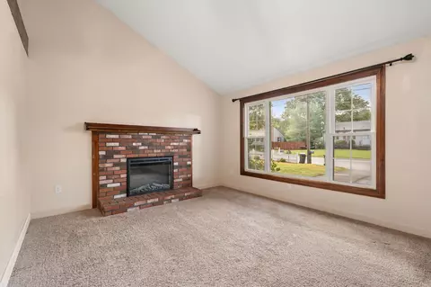 Living - 11 Munroe Dr, Plainville, MA 02762 photo 7 of 9