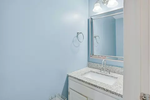 Bath - 66 Buttonwood Ave, Sutton, MA 01590 photo 1 of 3