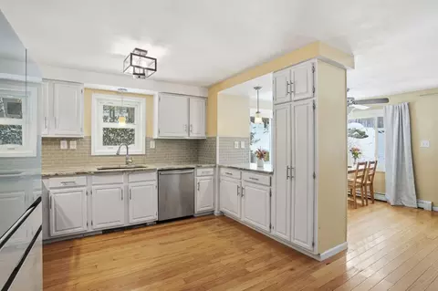 Kitchen - 66 Buttonwood Ave, Sutton, MA 01590 photo 1 of 2