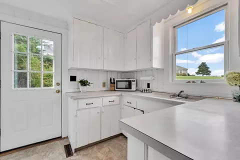 Kitchen - 80 Cove Rd, Eastham, MA 02642 photo 1 of 6