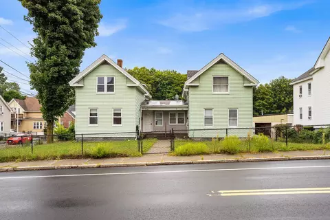 163-165 Central St, Leominster, MA 01453