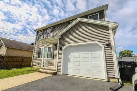 Exterior - 122 Ambrose St, Springfield, MA 01109 photo 2 of 9