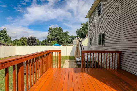 Exterior - 122 Ambrose St, Springfield, MA 01109 photo 6 of 9