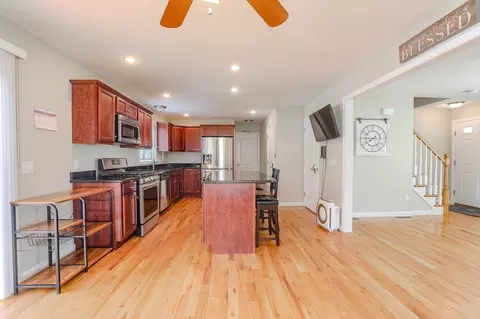 Kitchen - 122 Ambrose St, Springfield, MA 01109 photo 2 of 6