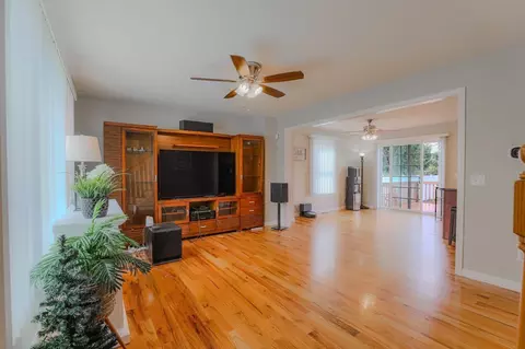 Living - 122 Ambrose St, Springfield, MA 01109 photo 2 of 7