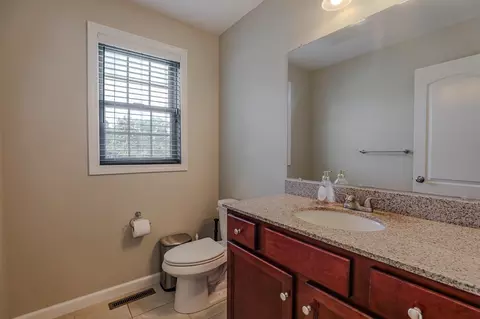 Bath - 122 Ambrose St, Springfield, MA 01109 photo 1 of 1