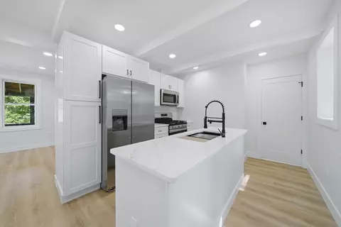 Kitchen - 31 Chippewa Dr, Buzzards Bay, MA 02532 photo 1 of 1
