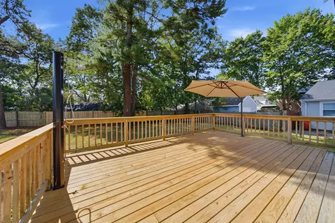 Exterior - 31 Chippewa Dr, Buzzards Bay, MA 02532 photo 3 of 5