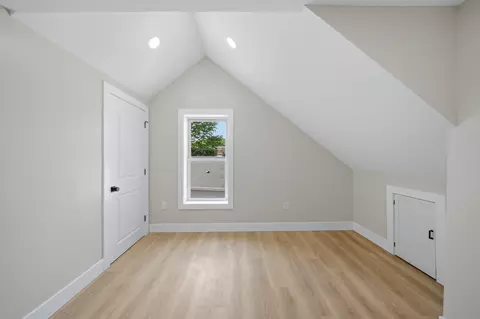 Bedroom - 31 Chippewa Dr, Buzzards Bay, MA 02532 photo 6 of 6