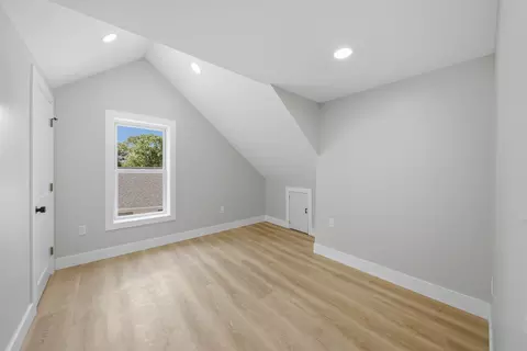 Bedroom - 31 Chippewa Dr, Buzzards Bay, MA 02532 photo 3 of 6