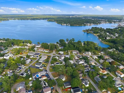 View/Area - 31 Chippewa Dr, Buzzards Bay, MA 02532 photo 3 of 3