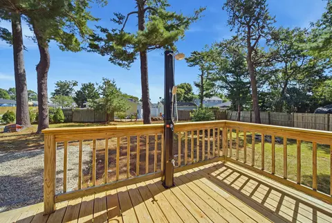 Exterior - 31 Chippewa Dr, Buzzards Bay, MA 02532 photo 4 of 5