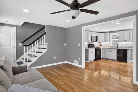 Living - 52 Willimantic Dr, Marstons Mills, MA 02648 photo 6 of 6
