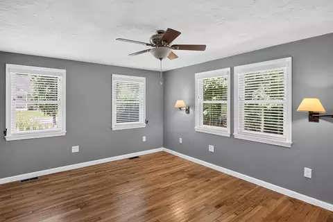 Living - 52 Willimantic Dr, Marstons Mills, MA 02648 photo 5 of 6