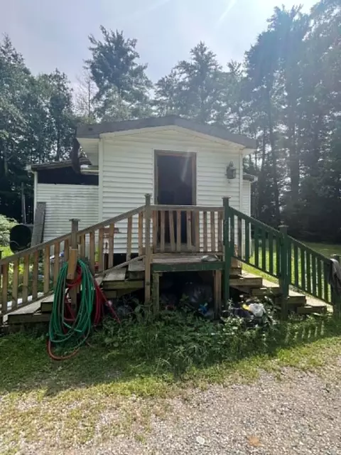 513 E River St, Orange, MA 01364 photo 2