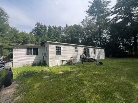 513 E River St, Orange, MA 01364 photo 3