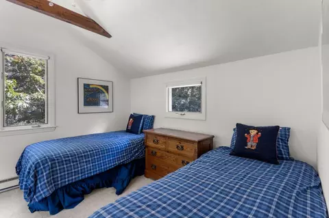 Bedroom - 2223 Samoset Rd, Mashpee, MA 02649 photo 6 of 6