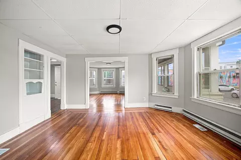 Living - 415 Orange St, Springfield, MA 01108 photo 2 of 3