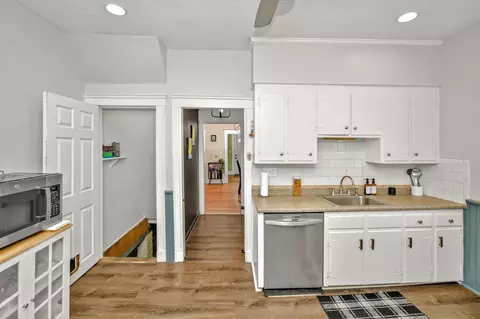 Entry Way - 7 Williams Ave, Dedham, MA 02026 photo 4 of 4