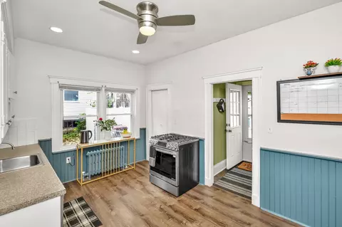 Entry Way - 7 Williams Ave, Dedham, MA 02026 photo 3 of 4