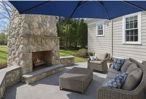 Exterior - 21 Chadbourne Rd, Lexington, MA 02421 photo 4 of 5
