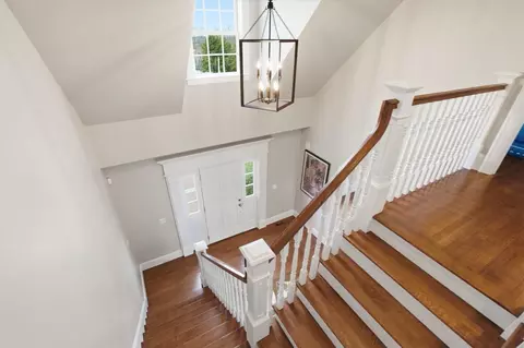Entry Way - 21 Chadbourne Rd, Lexington, MA 02421 photo 2 of 4