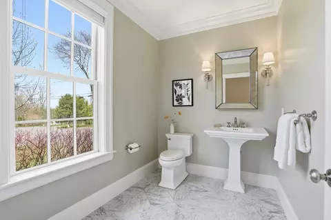 Bath - 21 Chadbourne Rd, Lexington, MA 02421 photo 2 of 4