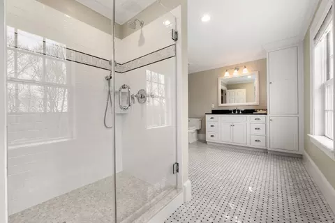 Bath - 21 Chadbourne Rd, Lexington, MA 02421 photo 3 of 4