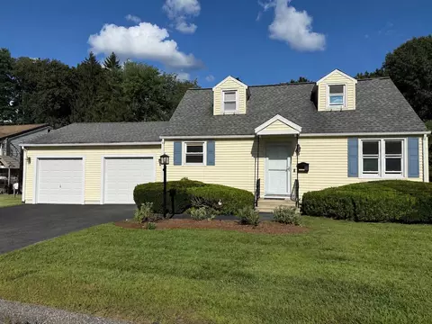 12 Waterman Rd, Auburn, MA 01501