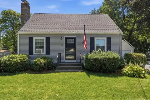 43 Spruce St, Shrewsbury, MA 01545