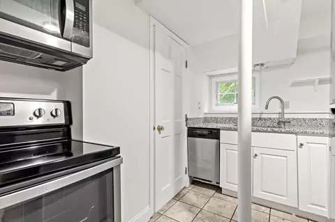Kitchen - 18 Dinahs Way, Wareham, MA 02571 photo 7 of 7