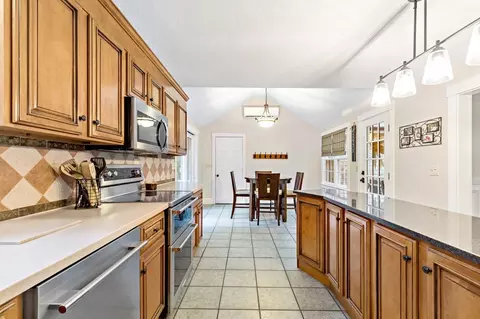 Entry Way - 18 Dinahs Way, Wareham, MA 02571 photo 1 of 1