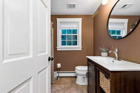 Bath - 18 Dinahs Way, Wareham, MA 02571 photo 5 of 7