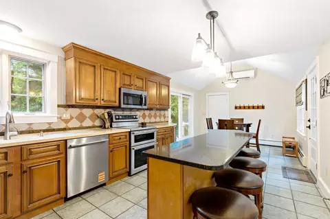 Kitchen - 18 Dinahs Way, Wareham, MA 02571 photo 2 of 7