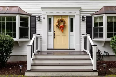 Exterior - 18 Dinahs Way, Wareham, MA 02571 photo 4 of 9